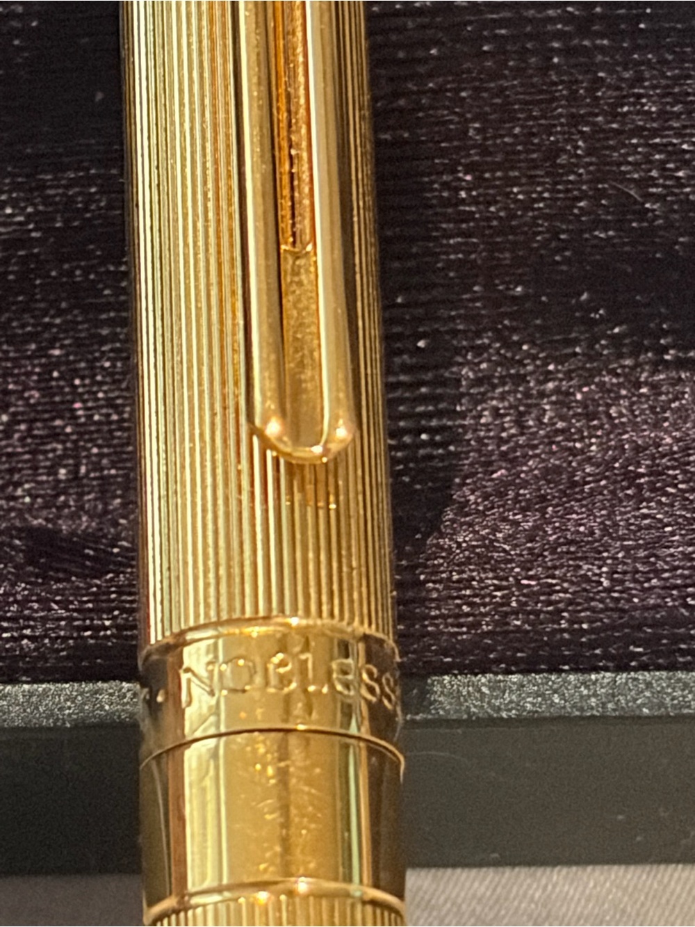 Montblanc Noblesse 18K Gold Nib Fountain Pen - Gold Striped, Box & 2 Converters - Picture 9 of 11